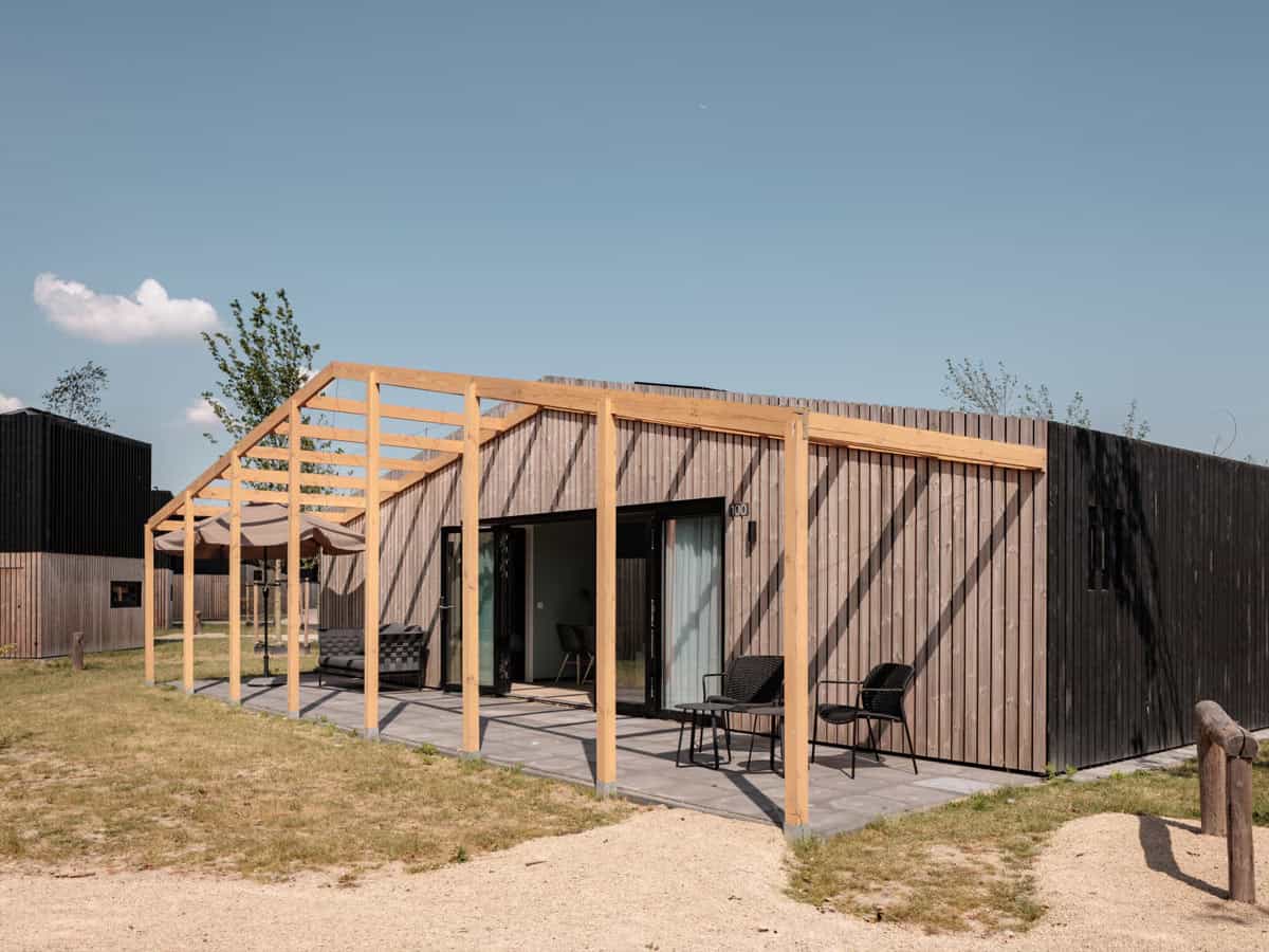Impressie van lodge Meadow 4, een huisje voor 4 personen op Roompot Lakeside Resort Brielle