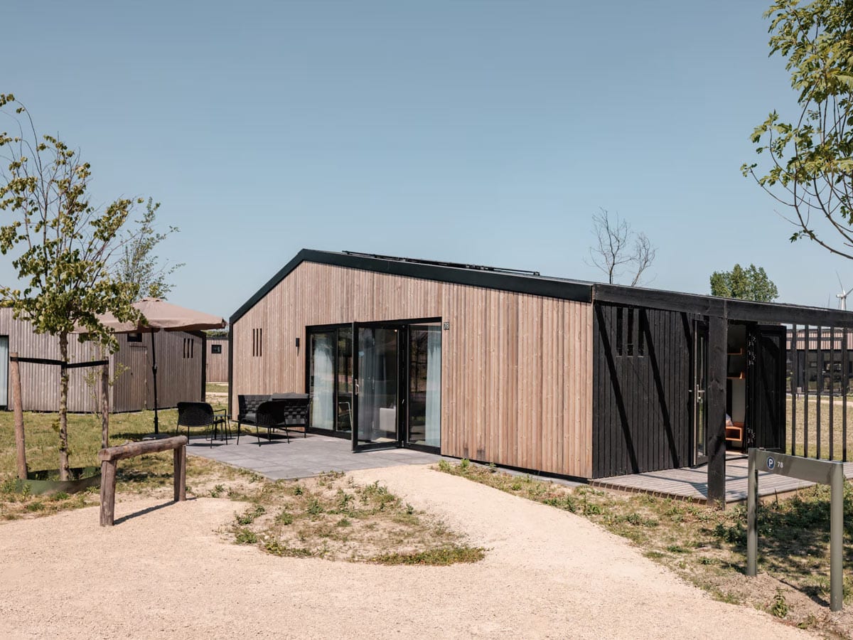 Impressie van lodge Meadow 4M, een huisje voor 4 personen op Roompot Lakeside Resort Brielle