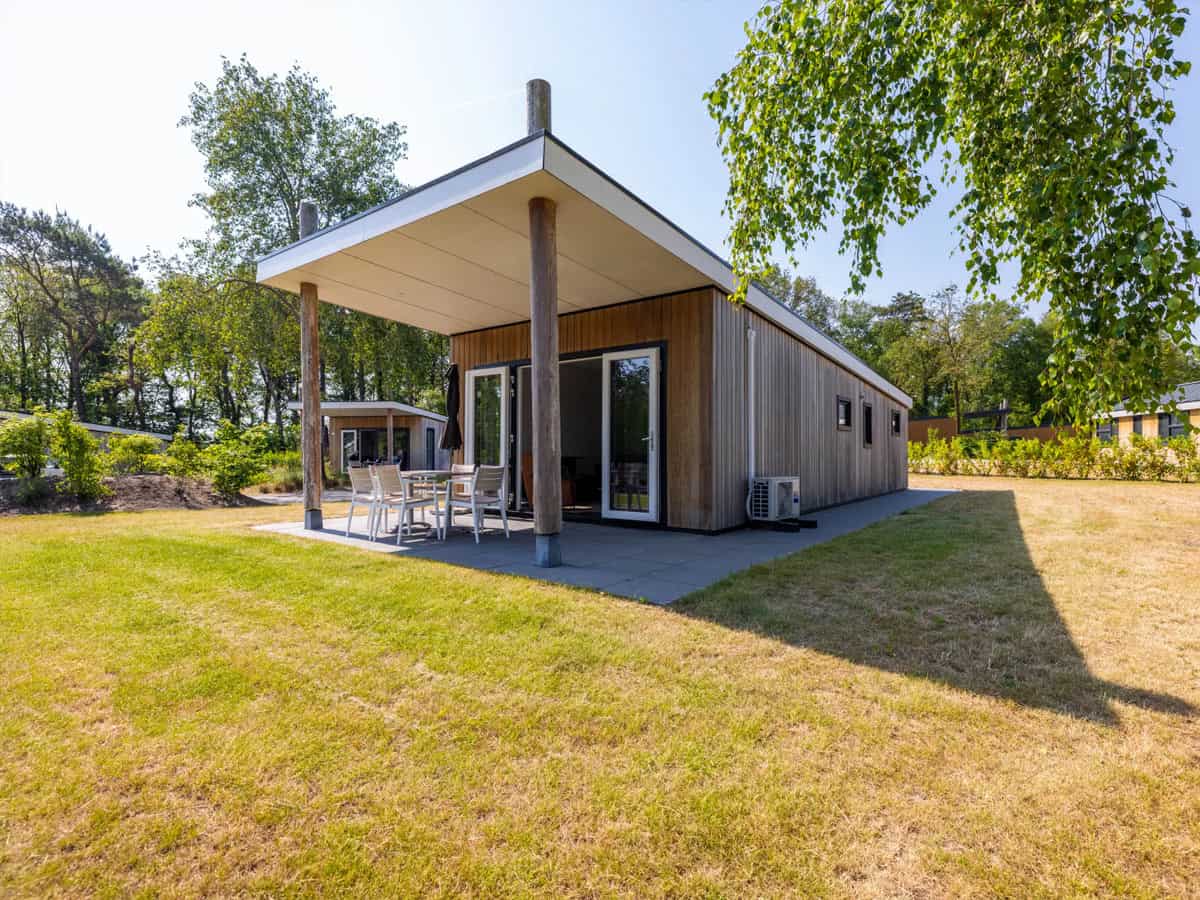 Impressie van lodge Linde 6, een huisje voor 6 personen op Roompot Recreatiepark De Tolplas in Hoge Hexel
