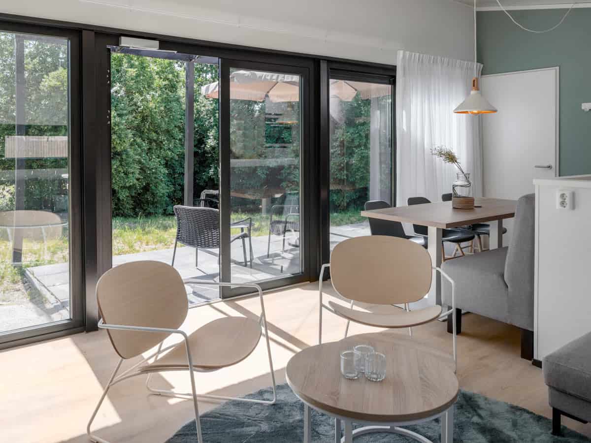 Impressie van de inrichting van lodge Meadow Kids 6 voor 6 personen op Roompot Lakeside Resort Brielle