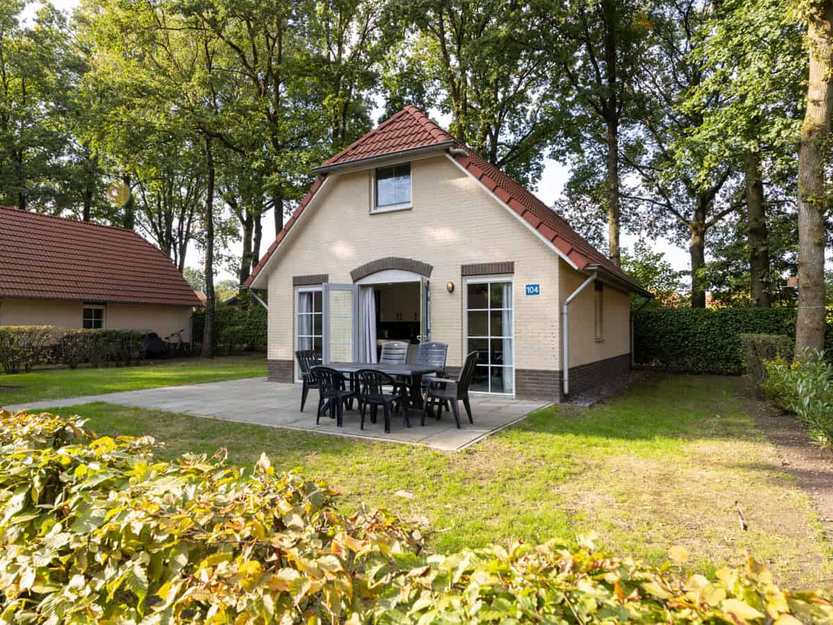 Impressie van de Twentse Bungalow 6, een huisje voor 6 personen op Roompot Recreatiepark De Tolplas in Hoge Hexel