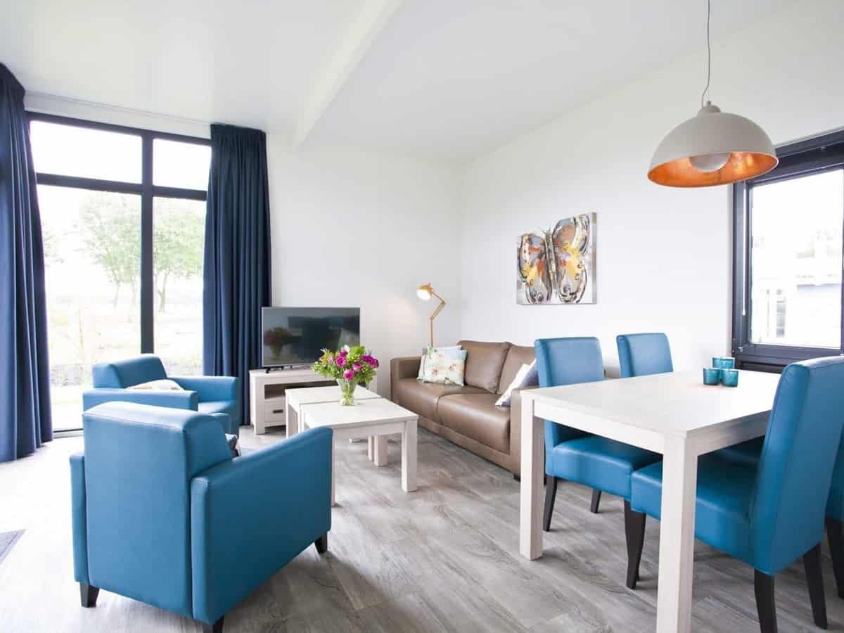 Impressie van de inrichting van chalet Cube la Mer 4 voor 4 personen op EuroParcs Bad Hulckesteijn in Nijkerk