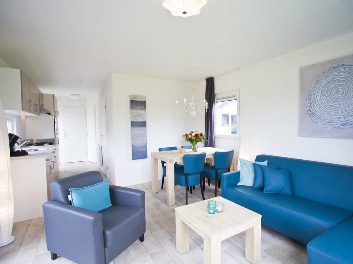 Impressie van de inrichting van chalet Unique 4 voor 4 personen op EuroParcs Bad Hulckesteijn in Nijkerk