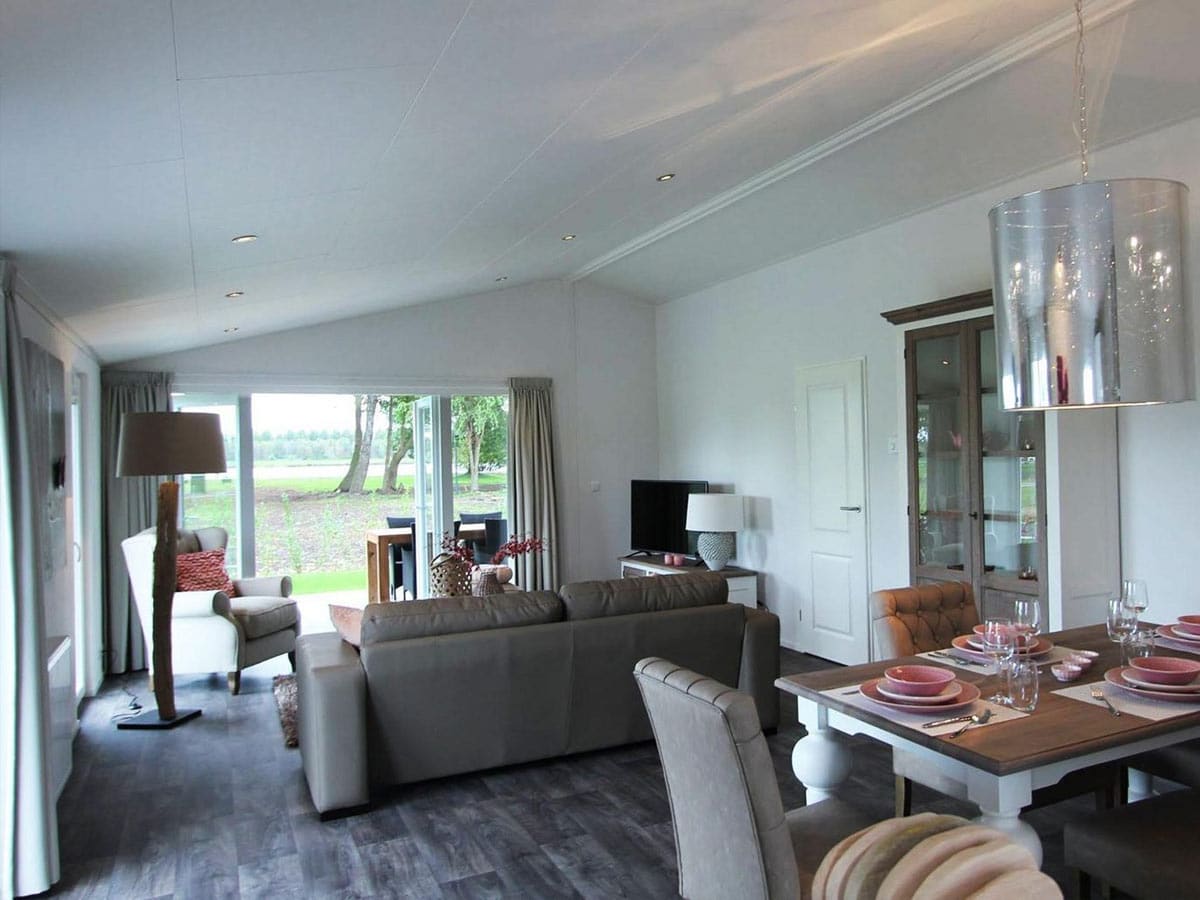 Impressie van de inrichting van chalet Veranda 4 voor 4 personen op EuroParcs Bad Hulckesteijn in Nijkerk