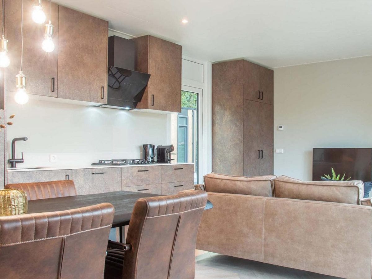 Impressie van de inrichting van de Veluwehoeve lodge voor 4 personen, op TopParken Bospark Ede