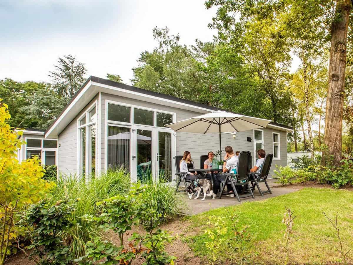 Impressie van chalet Rialto, een vakantiehuis op de Veluwe voor 5 personen bij TopParken Recreatiepark ‘t Gelloo in Ede