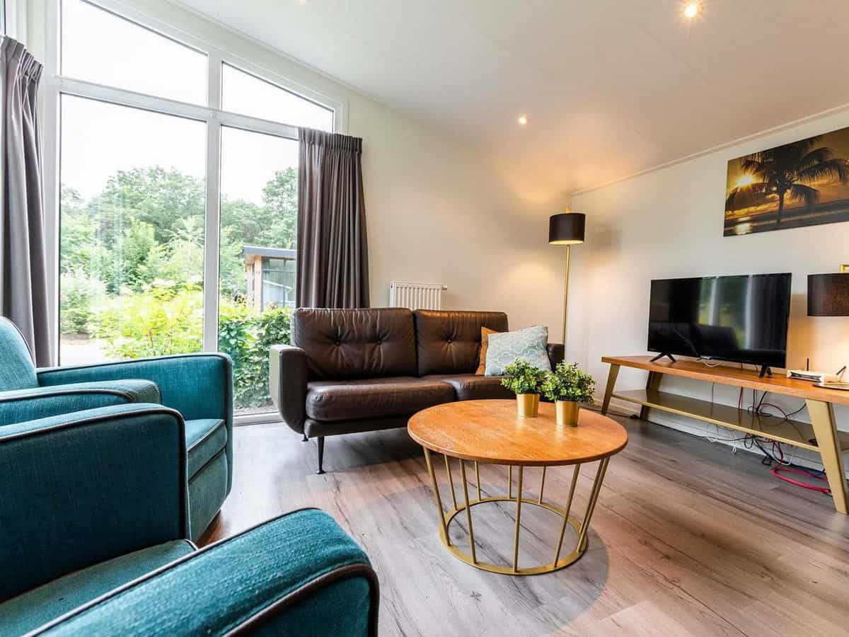 Impressie van de inrichting van chalet Rialto voor 5 personen op TopParken Recreatiepark ‘t Gelloo in Ede