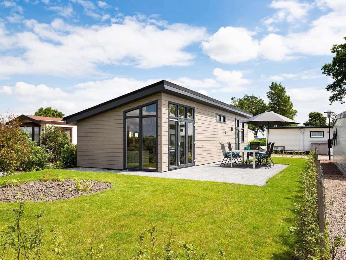 Impressie van chalet Rialto MAX, een vakantiehuis voor 6 personen op TopParken Park Westerkogge in Berkhout, Noord-Holland