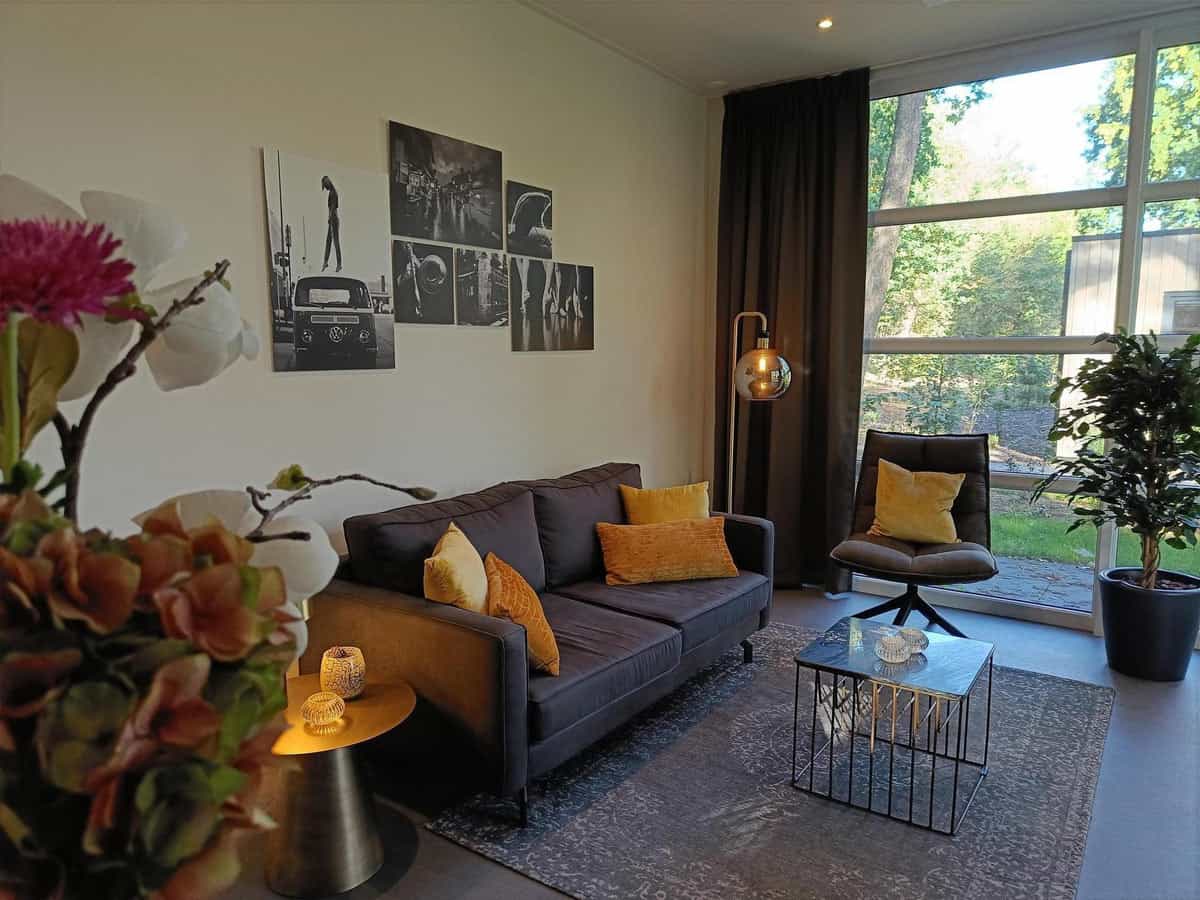 Impressie van de inrichting van de L-Cube 6 voor 6 personen op EuroParcs De Zanding in Otterlo