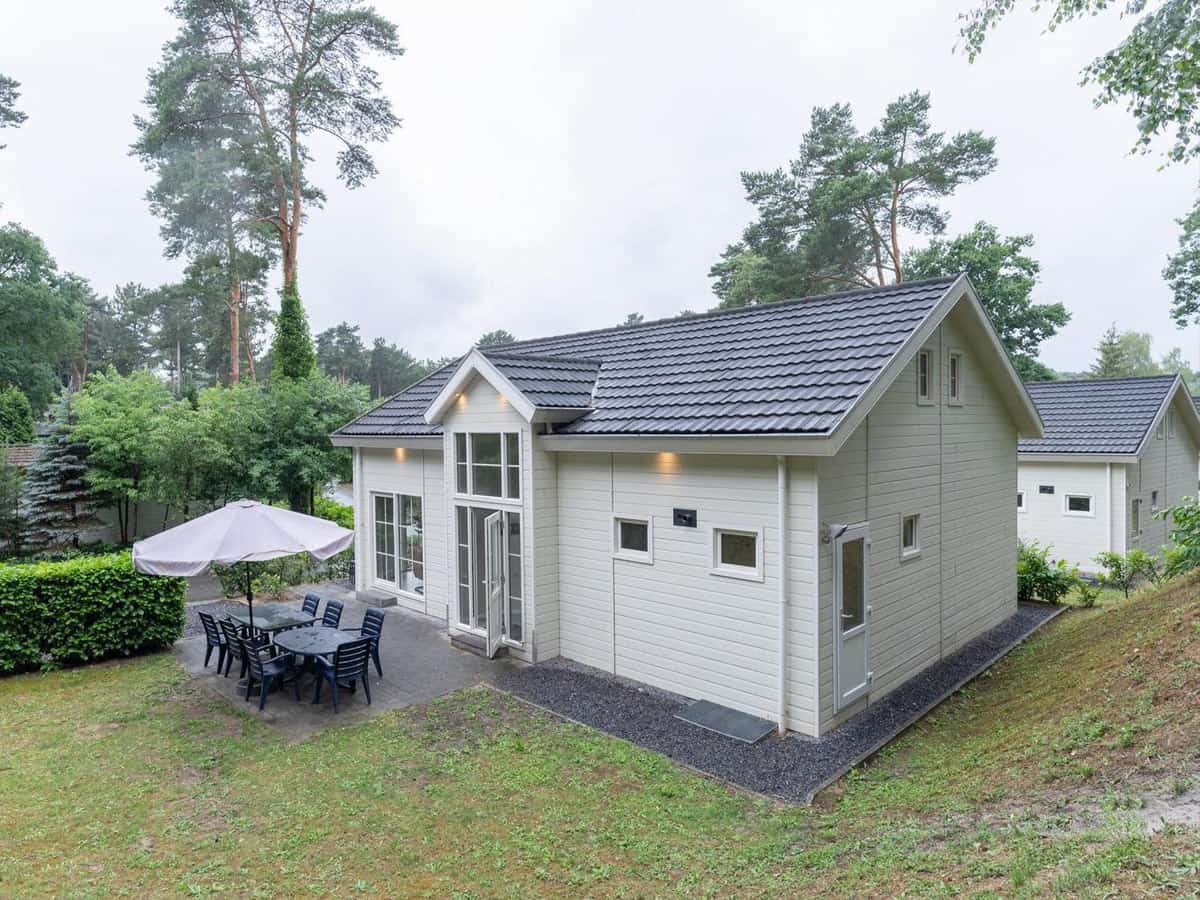 Impressie van chalet Hackfort l'etage 10, een vakantiehuis in Limburg voor 10 personen op EuroParcs Brunssummerheide in Brunssum