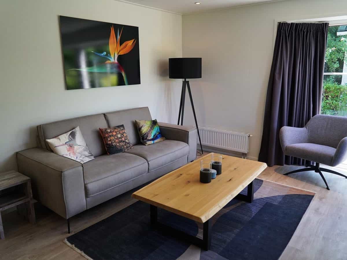 Impressie van de inrichting van chalet Exclusif 4 voor 4 personen op EuroParcs Molengroet in Noord-Scharwoude