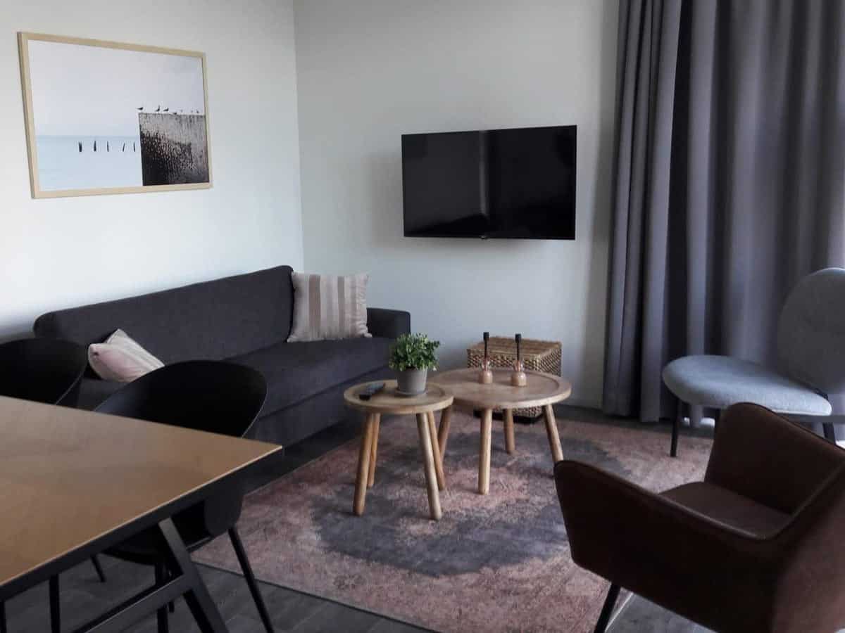 Impressie van de inrichting van de Cube la Mer 4 voor 4 personen op EuroParcs Enkhuizer Strand in Enkhuizen