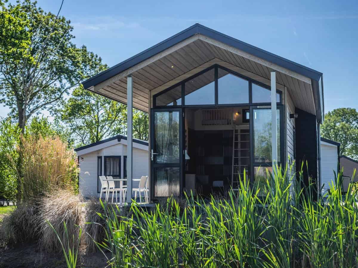 Impressie van Tiny Lodge 4, een tiny house voor 4 personen op EuroParcs De Rijp in West-Graftdijk