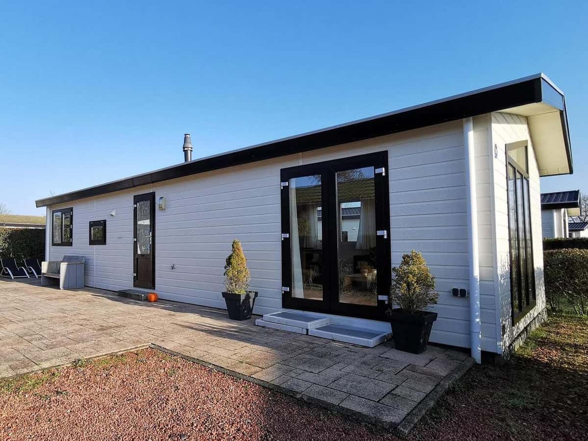 Impressie van chalet Basic, een vakantiehuis voor 5 personen op EuroParcs de Woudhoeve in Egmond aan den Hoef, vlak bij Egmond aan Zee