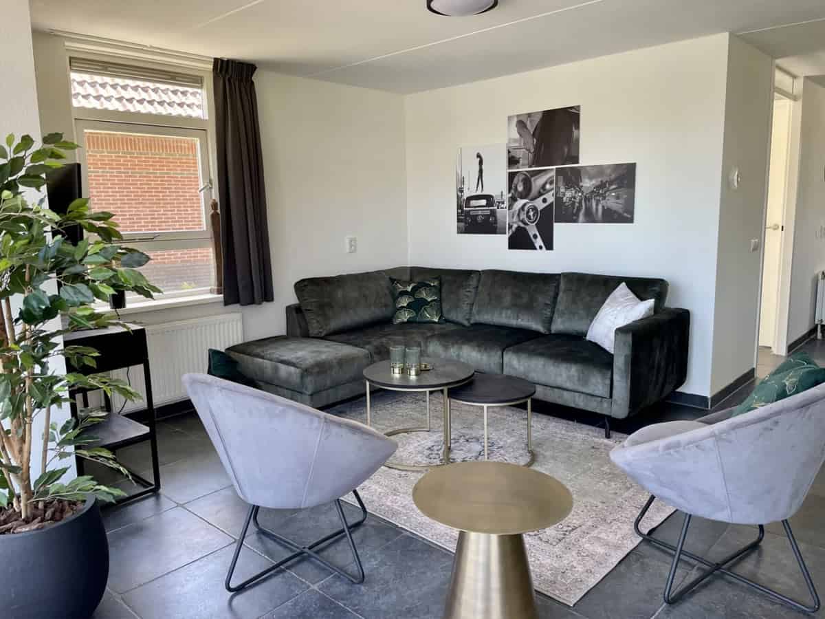 Impressie van de inrichting van de bungalow Restyled Deluxe voor 5 personen op EuroParcs IJsselmeer in Medemblik