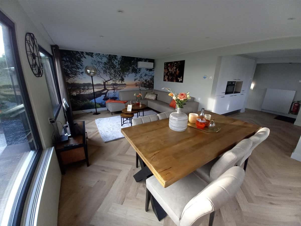 Impressie van de inrichting van chalet Hackfort 4+2 voor 6 personen op EuroParcs De Biesbosch in Dordrecht