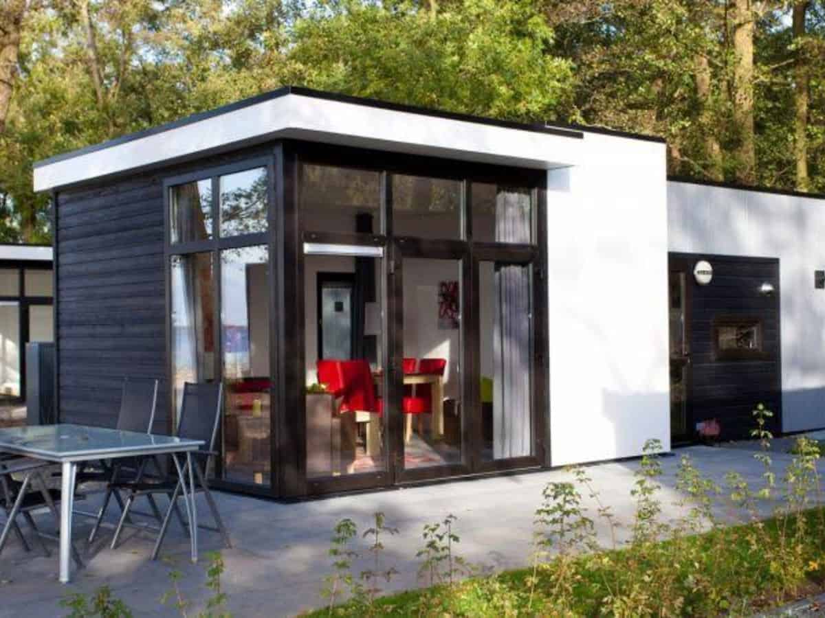Impressie van de Cube La Mer 4, een vakantiehuis voor 4 personen op EuroParcs Schoneveld in Breskens vlak bij het strand in Zeeland