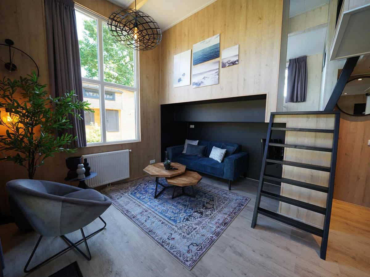 Impressie van de inrichting van Tiny House 4 voor 4 personen op EuroParcs Zuiderzee