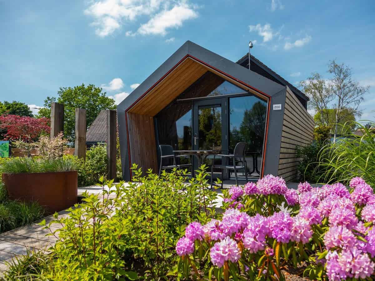 Impressie van het tiny house , een vakantiehuisje voor 2 personen op Vakantiepark De Wiedense Meren in Wanneperveen